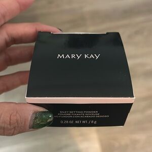 Mary Kay Silky setting powder